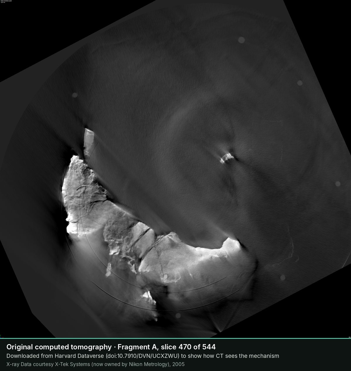 Slice 470 of the CT scan of Fragment A: The back of the fragment: a flat plate.
